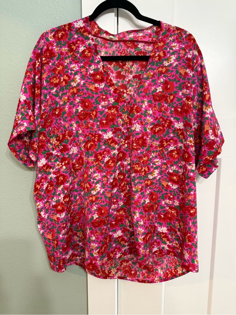 JODIFL Hot Pink & Red Floral V-Neck Blouse